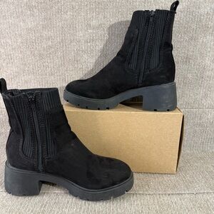 No Boundaries Women's Black Knit Chelsea Boots Chunky Heel Faux Suede Size 8